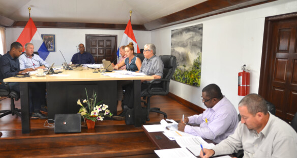 Saba's Executive and Island Council Discuss Various matters during Retreat