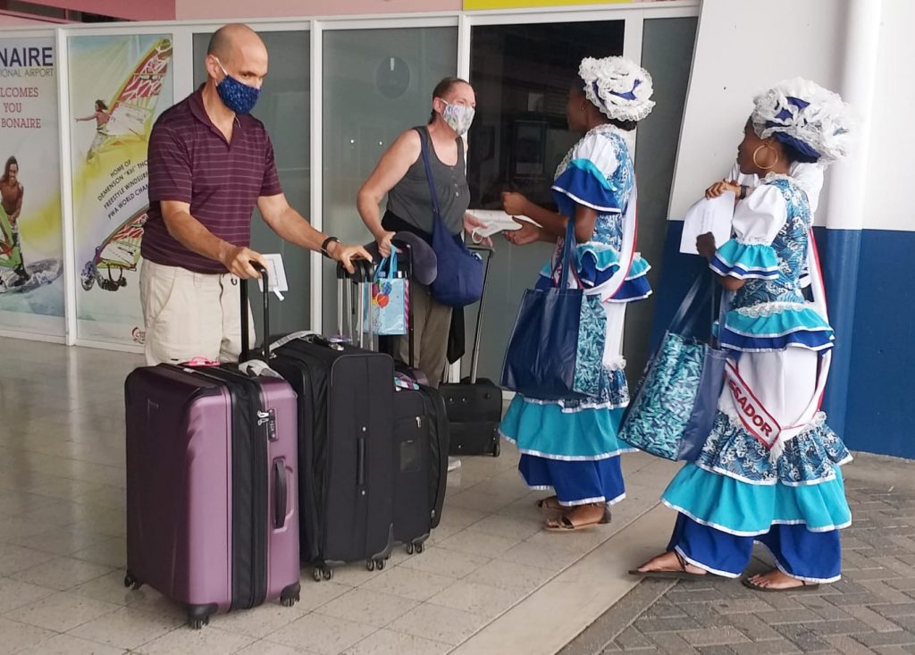 Bonaire welcomes visitors with traditional Bonaire sounds and rhythm at the Airport