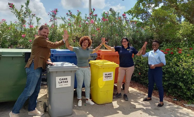 Selibon and BONHATA work together to better plan separation of trash from the tourism sector 