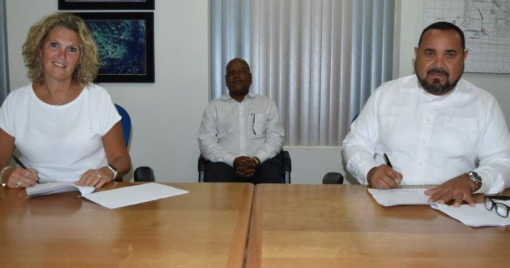 Bonaire government signs agreement with developers Plantation Bolivia