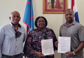 Statia Government signs lease for additional Office Space